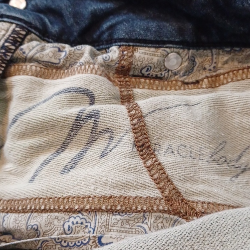 Miracle Body  Jeans Sz. 10. L.29.25". R.10". W.31". Flaw On Pocket In Pic. - Picture 9 of 10
